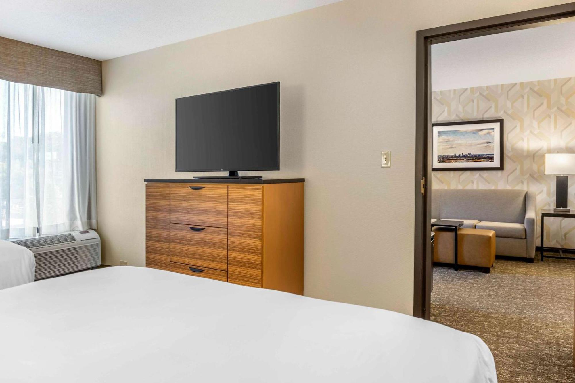 Drury Inn & Suites St. Louis-Southwest Valley Park ภายนอก รูปภาพ