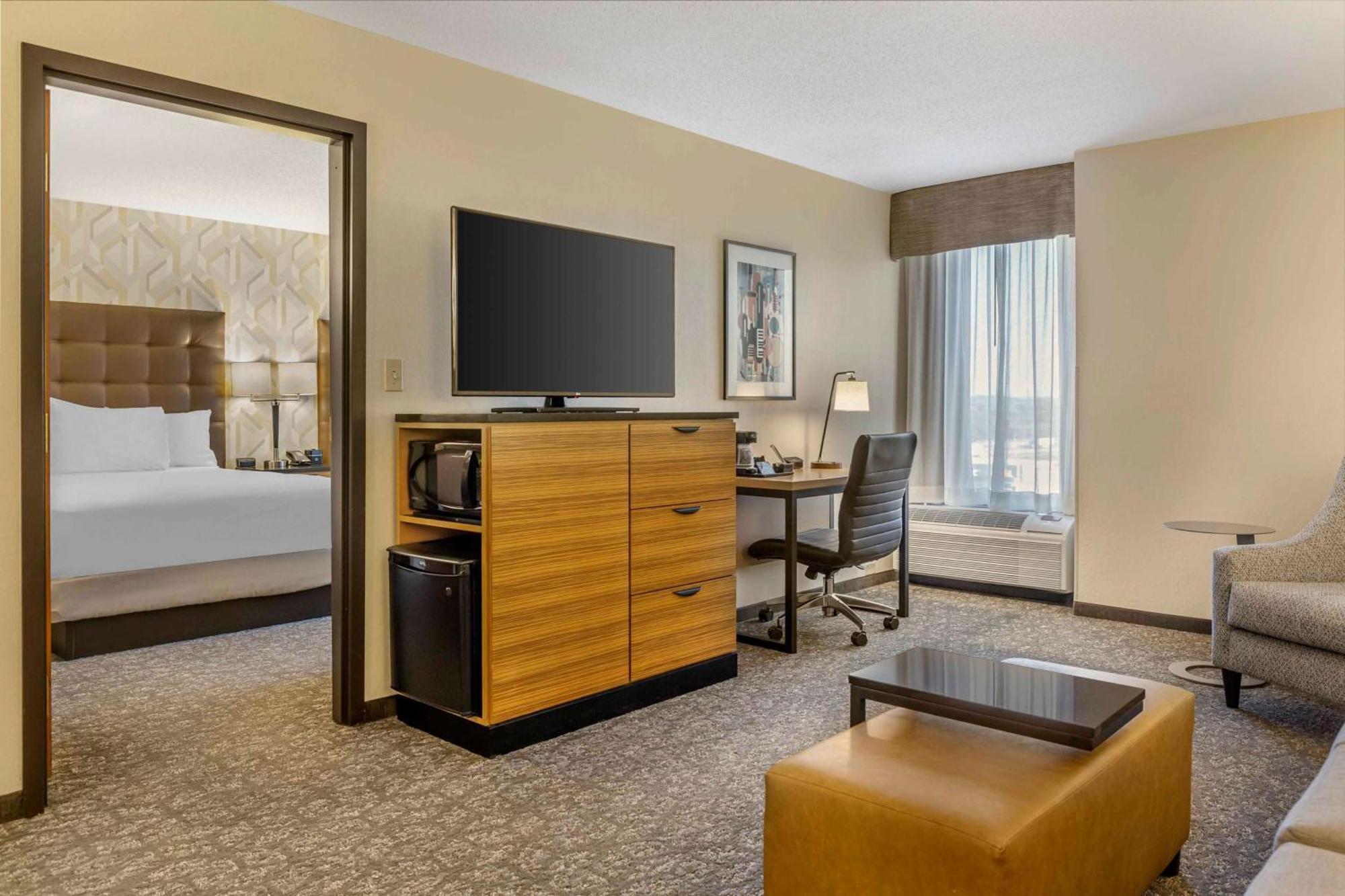 Drury Inn & Suites St. Louis-Southwest Valley Park ภายนอก รูปภาพ